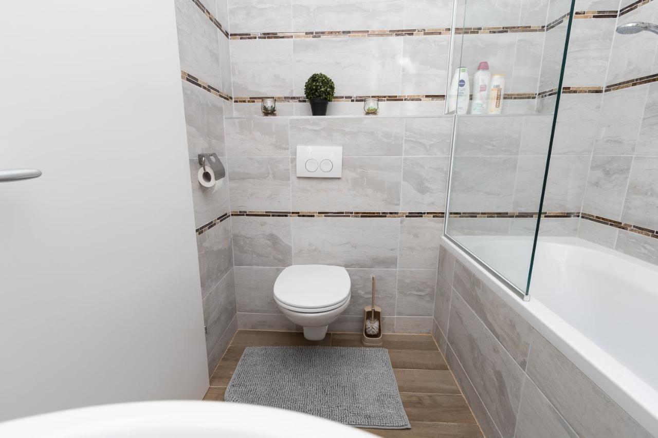 Comfortable Romantic 1 Bedroom Apartment Near Augarten Wien Exterior foto